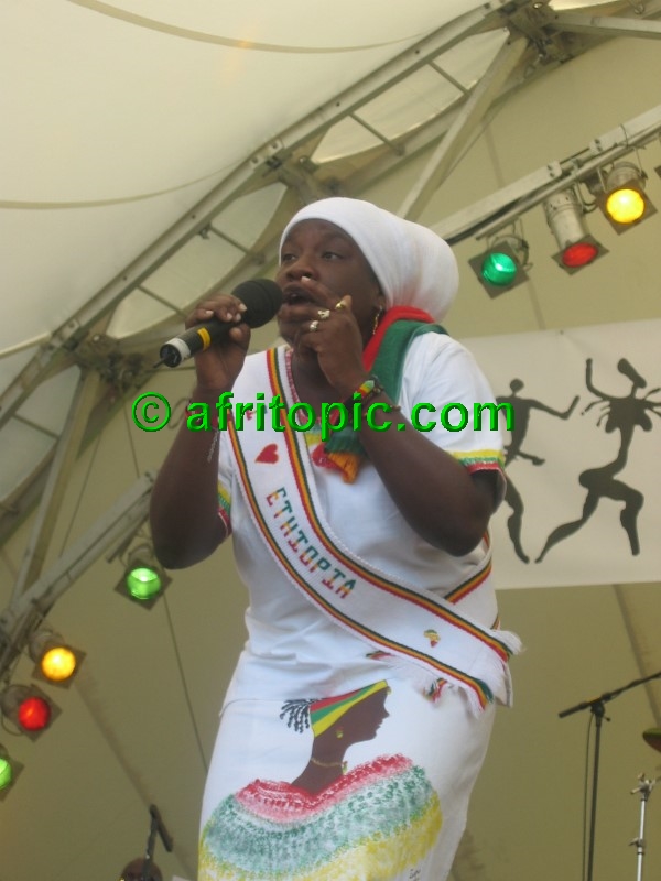 ../Images/AfricaFestival-28-29May05 188.jpg